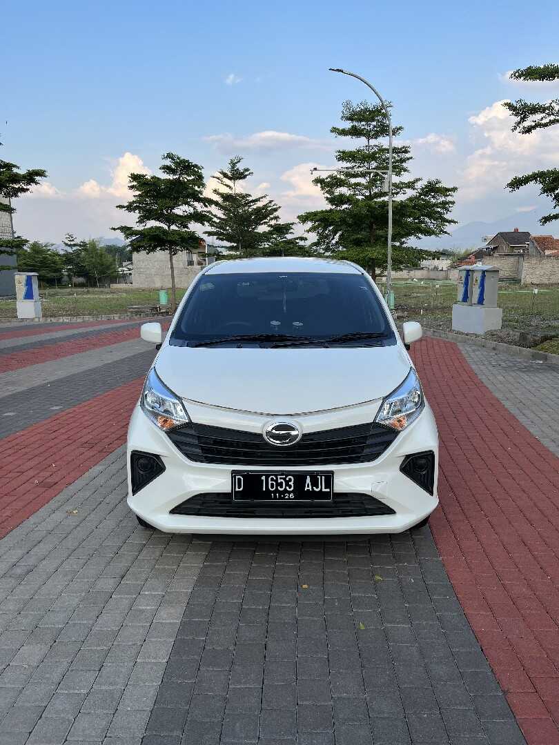 2021 Daihatsu Sigra 1.0 M - Foto 1 dari 6
