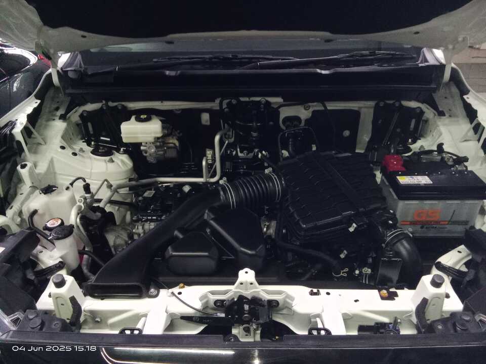 Foto Mobil Bekas Mesin Toyota Innova 2.0 Zenix Q HV CVT TSS tahun 2023