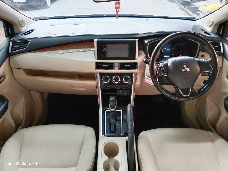 Foto Mobil Bekas Dashboard Mitsubishi Xpander 1.5 Ultimate tahun 2018