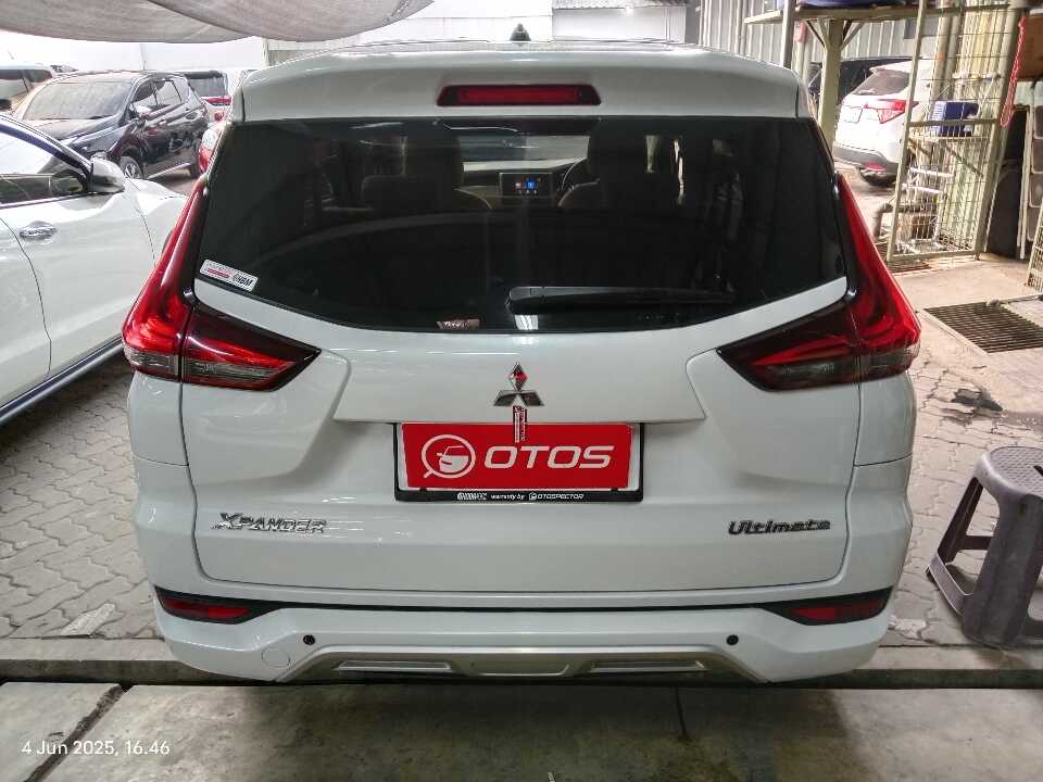 Foto Mobil Bekas Tampak Belakang Mitsubishi Xpander 1.5 Ultimate tahun 2018