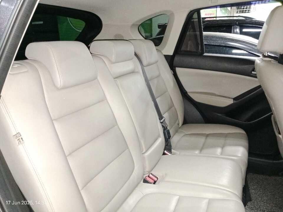 Foto Mobil Bekas Kabin Belakang Mazda CX-5 2.5 tahun 2014