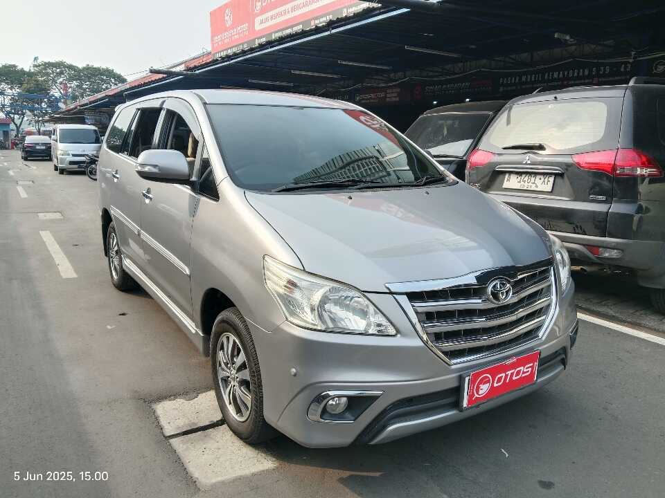 2015 Toyota Kijang Innova 2.0 V - Foto 1 dari 6