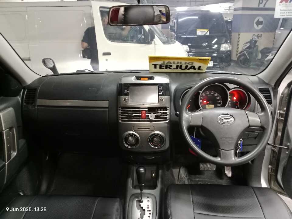 Foto Mobil Bekas Dashboard Daihatsu Terios 1.5 TX tahun 2014