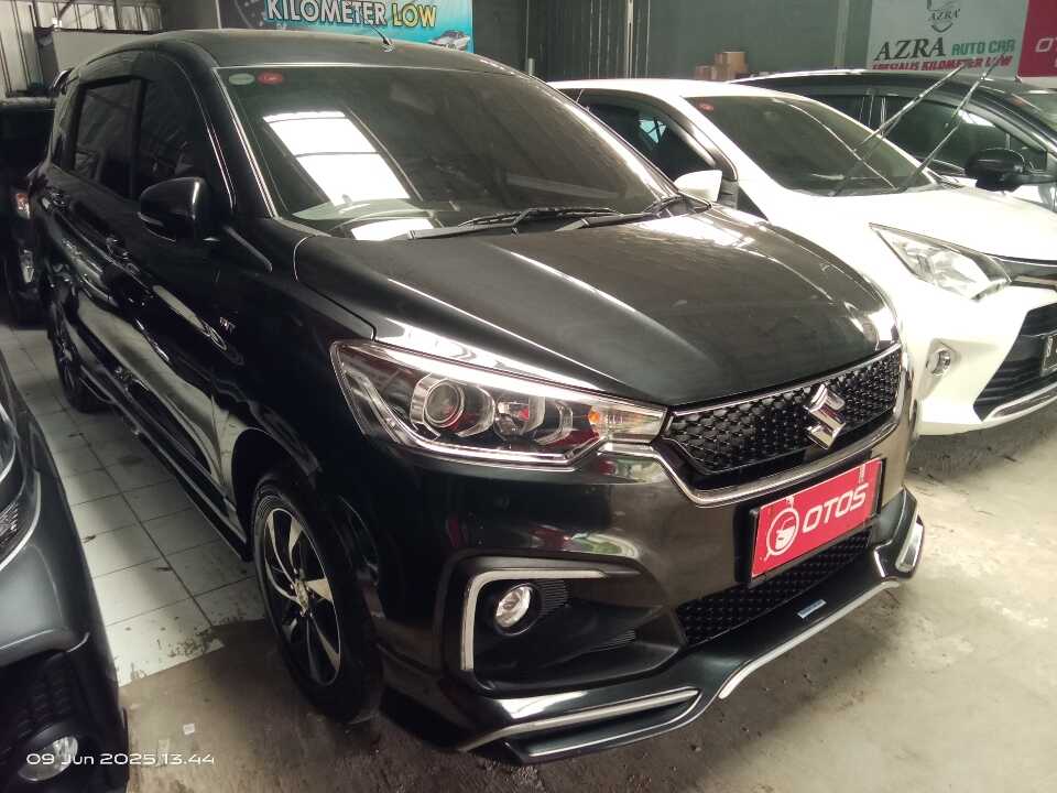 2022 Suzuki Ertiga 1.5 - Foto 1 dari 6