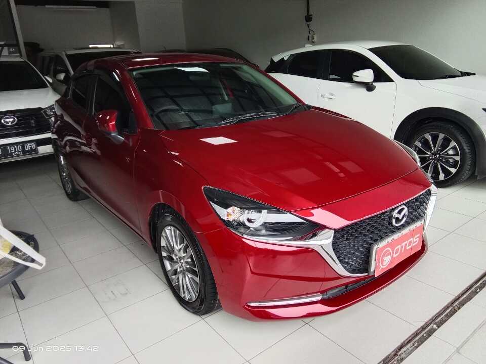 2022 Mazda 2 1.5 - Foto 1 dari 6