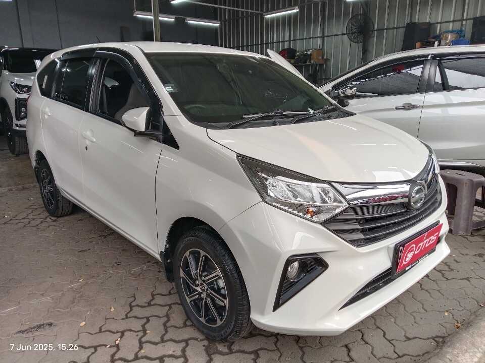 2022 Daihatsu Sigra 1.2 R - Foto 1 dari 9