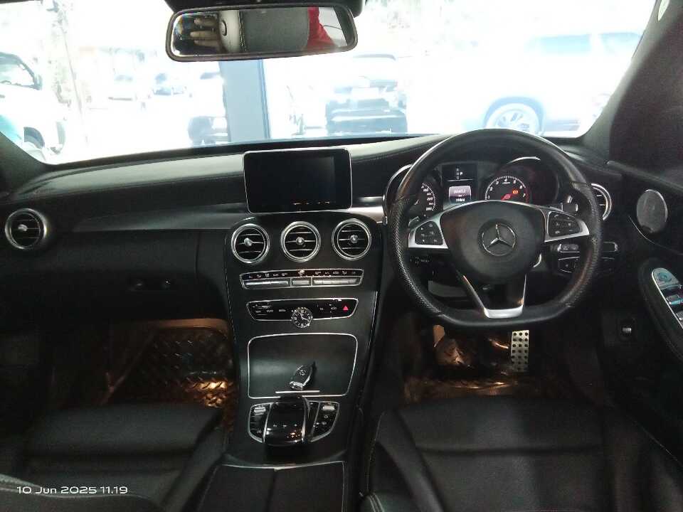Foto Mobil Bekas Dashboard Mercedes-Benz C300 2.0 tahun 2018