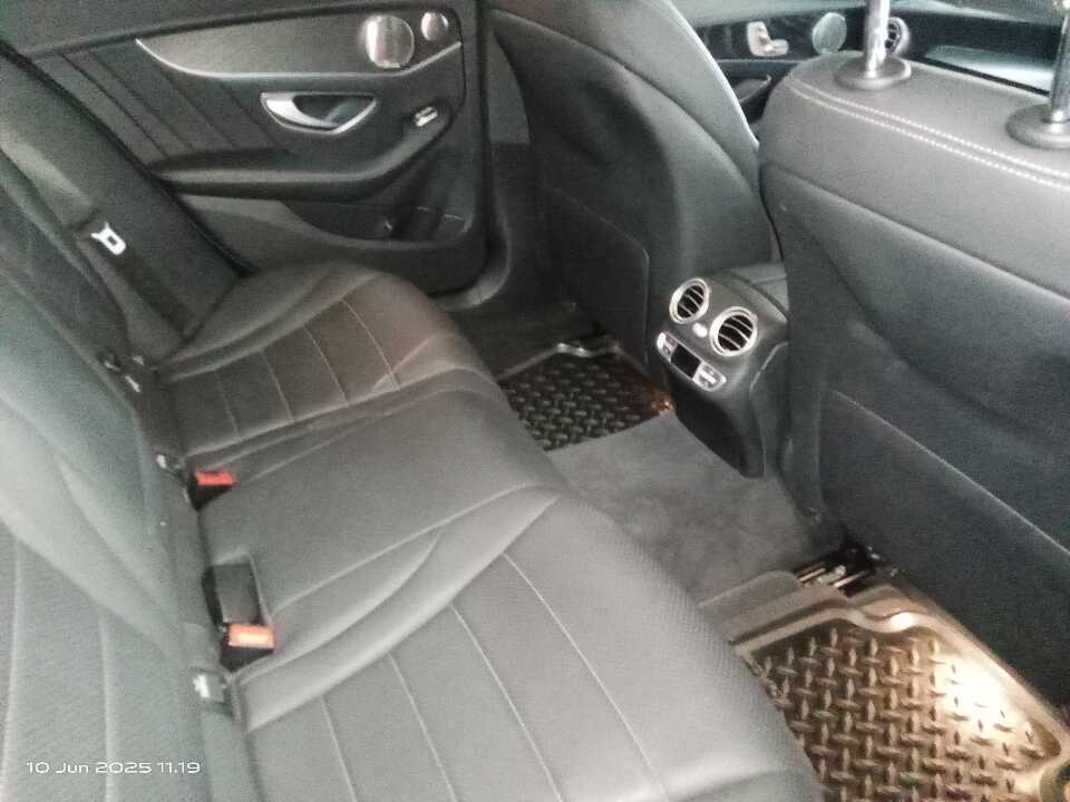Foto Mobil Bekas Kabin Belakang Mercedes-Benz C300 2.0 tahun 2018