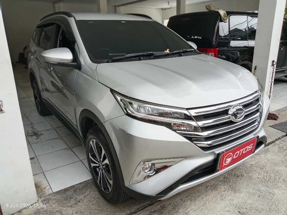 2021 Daihatsu Terios 1.5 R - Foto 1 dari 6