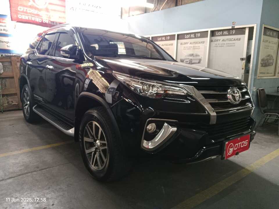 2020 Toyota Fortuner 2.4 4X4 VRZ - Foto 1 dari 6