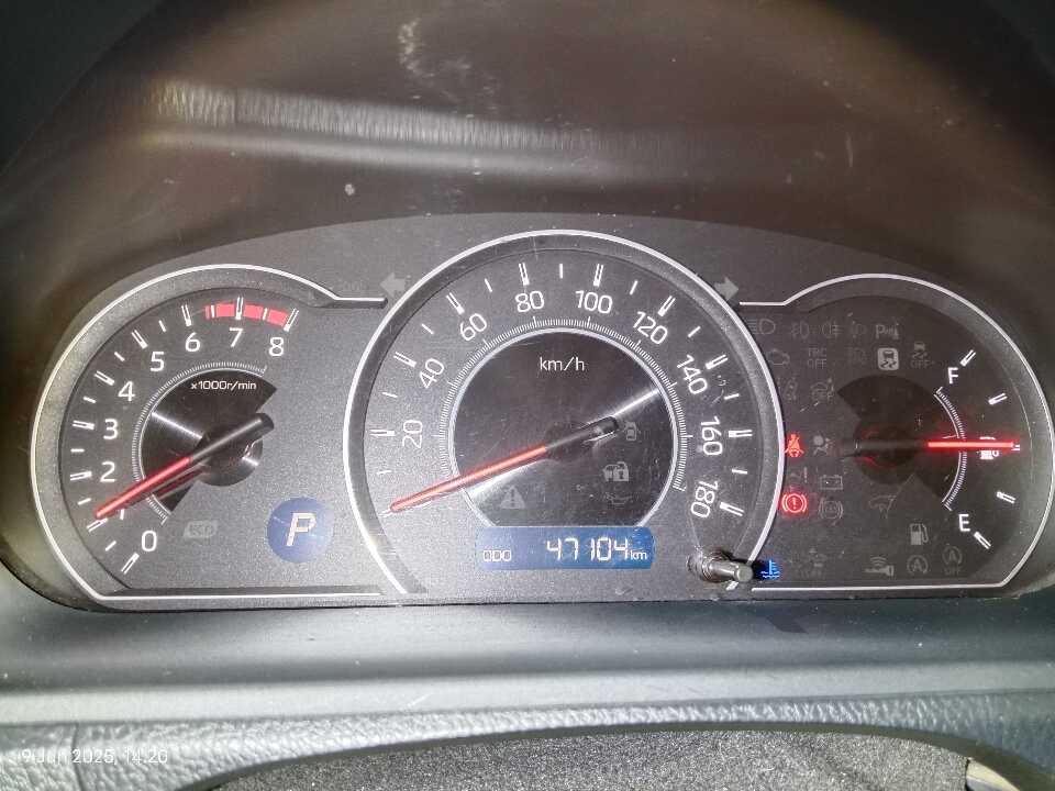 Foto Mobil Bekas Odometer Toyota Voxy 2.0 tahun 2020