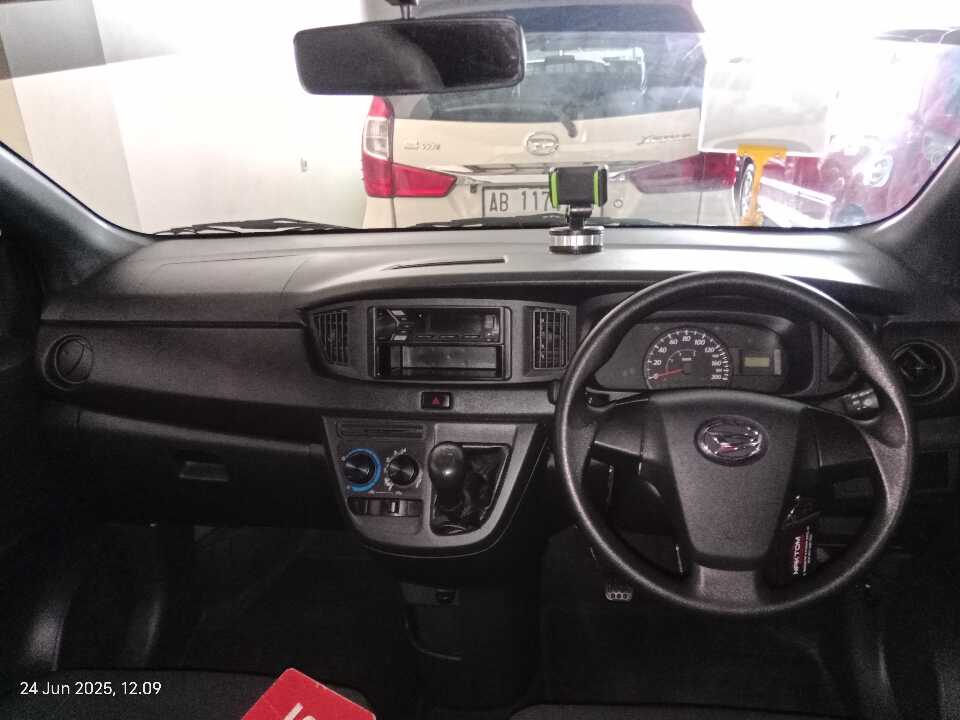 Foto Mobil Bekas Dashboard Daihatsu Sigra 1.0 D tahun 2023