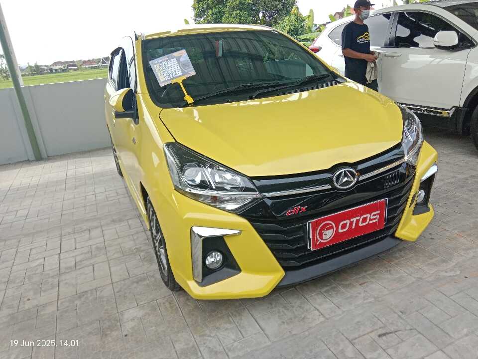 2022 Daihatsu Ayla 1.2 R - Foto 1 dari 6