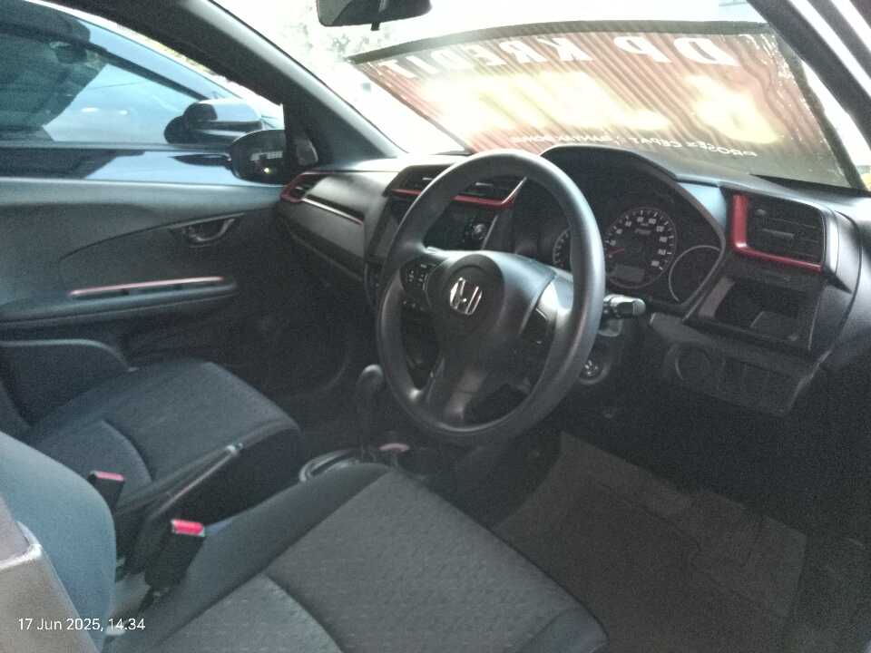 Foto Mobil Bekas Kabin Depan Honda Brio 1.2 RS tahun 2022