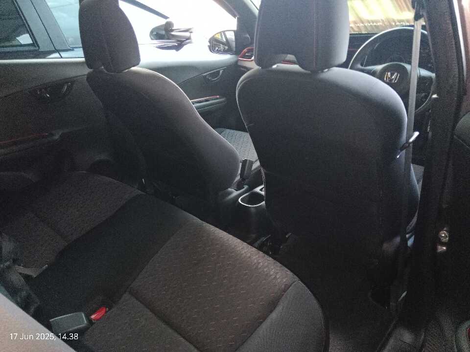 Foto Mobil Bekas Kabin Belakang Honda Brio 1.2 RS tahun 2022