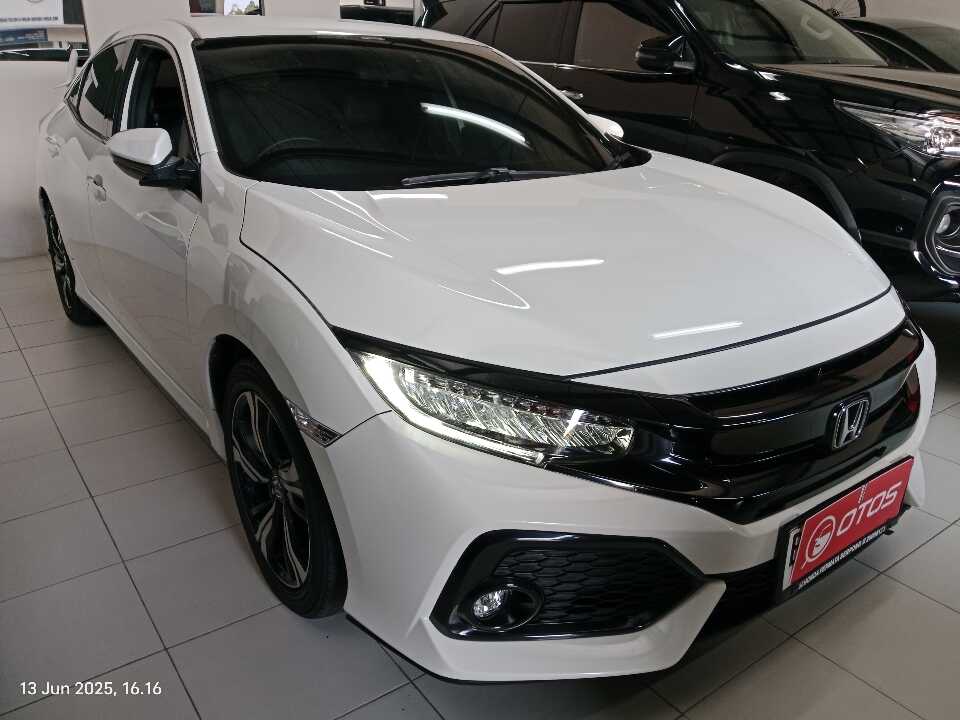 2018 Honda Civic 1.5 Turbo - Foto 1 dari 6