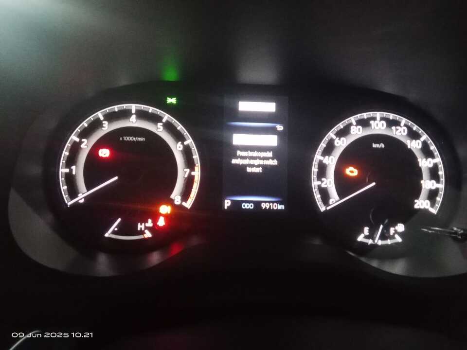 Foto Mobil Bekas Odometer Toyota Innova 2.0 G tahun 2023
