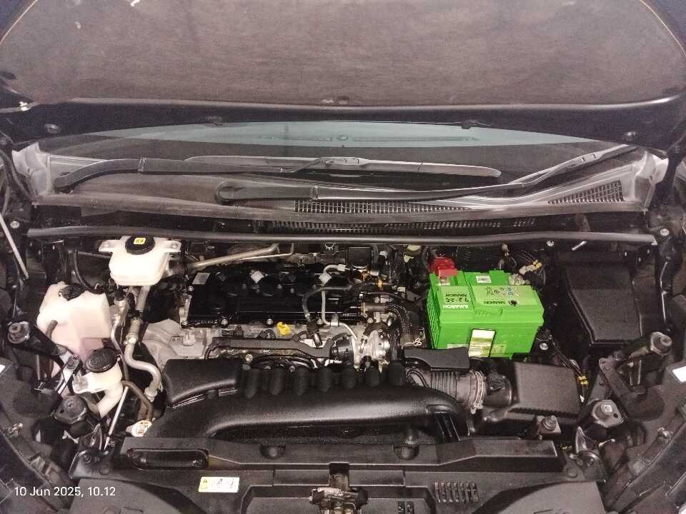 Foto Mobil Bekas Mesin Toyota Voxy 2.0 tahun 2023