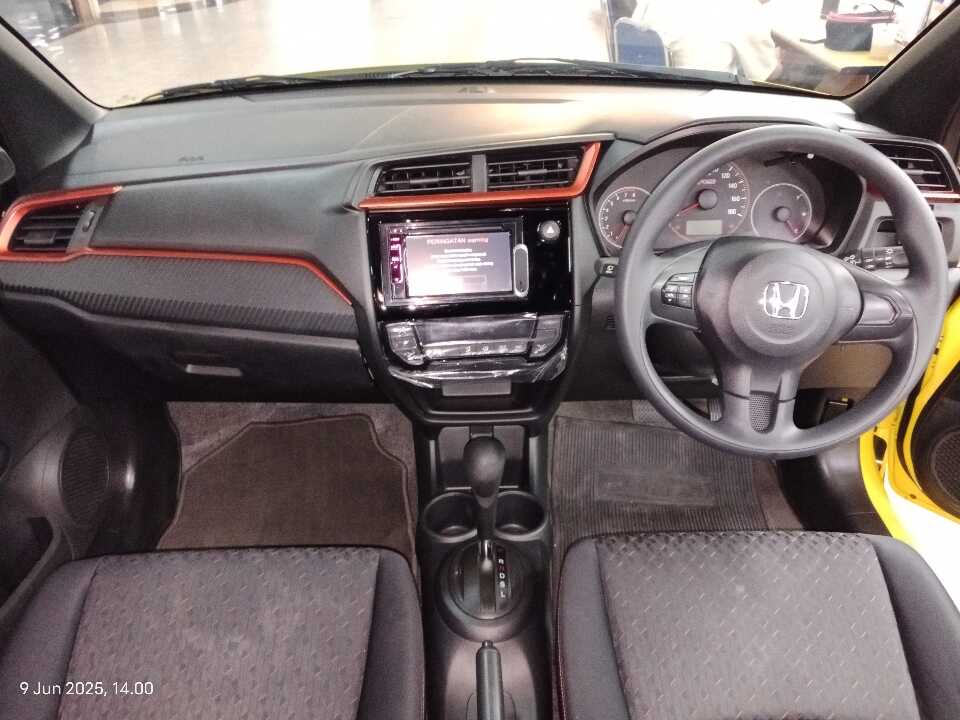 Foto Mobil Bekas Dashboard Honda Brio 1.2 RS tahun 2022
