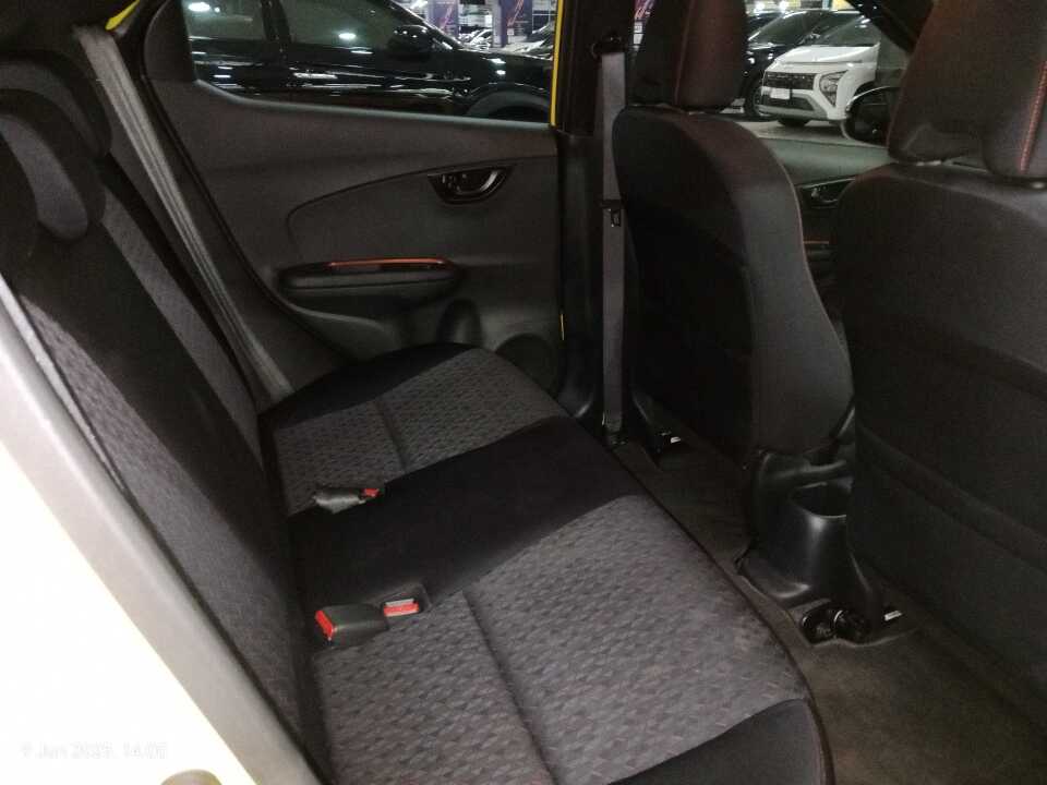 Foto Mobil Bekas Kabin Belakang Honda Brio 1.2 RS tahun 2022