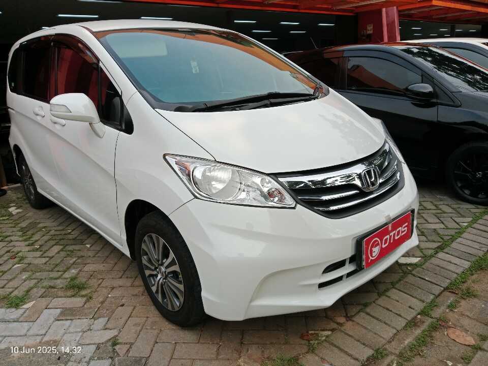2013 Honda Freed 1.5 S - Foto 1 dari 6