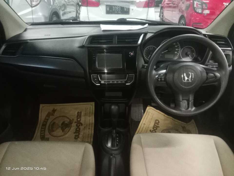 Foto Mobil Bekas Dashboard Honda Mobilio 1.5 E tahun 2019