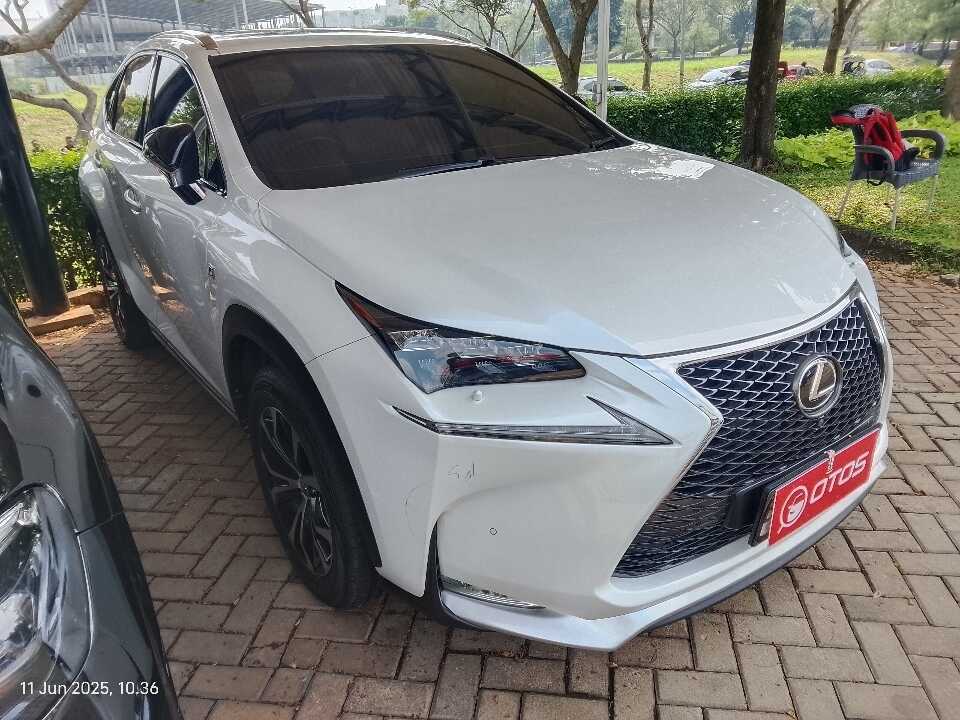 2015 Lexus NX 200t 2.0 - Foto 1 dari 6