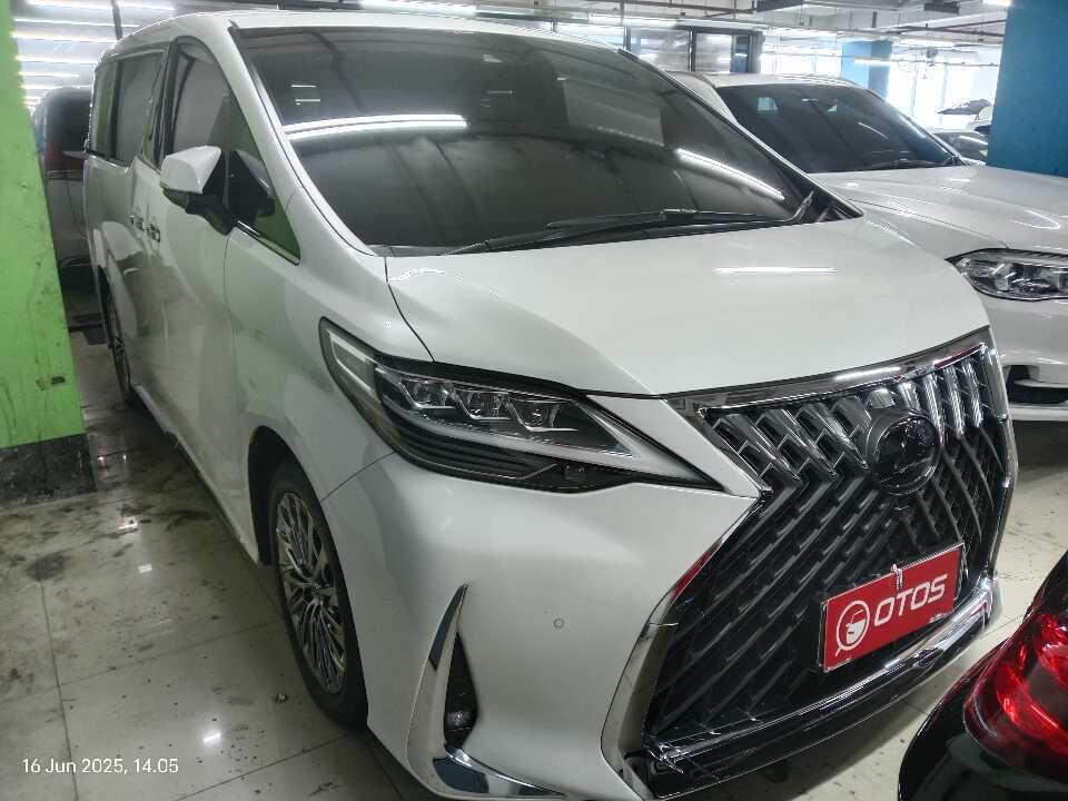 2022 Lexus LM 350 3.5 - Foto 1 dari 6