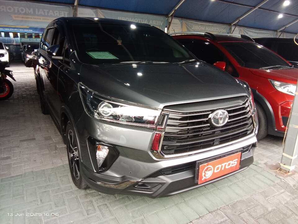 2022 Toyota Kijang Innova 2.4 Venturer