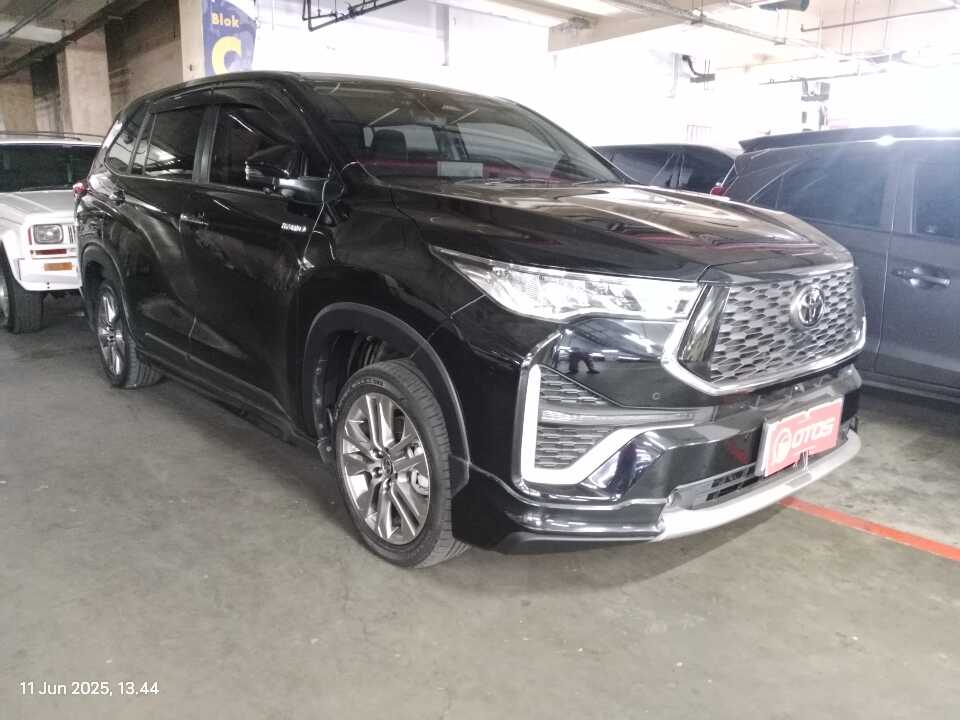 2023 Toyota Kijang Innova 2.0 Zenix Q HV CVT TSS Modellista - Foto 1 dari 6