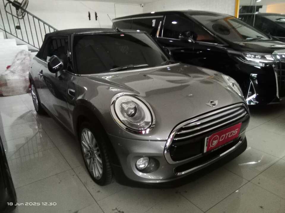 2017 MINI Convertible 1.5 Cooper - Foto 1 dari 6
