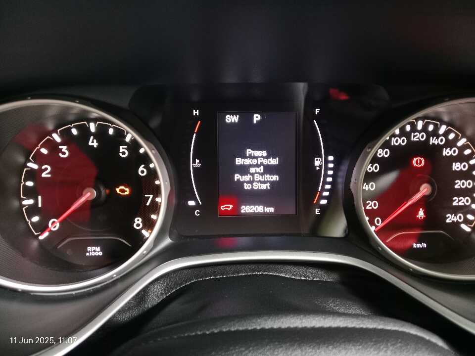Foto Mobil Bekas Odometer Jeep Compass 1.4 Longitude tahun 2018