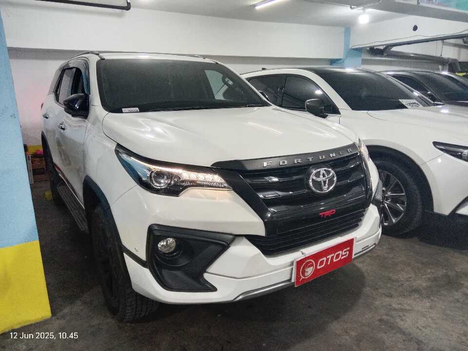 2017 Toyota Fortuner 2.4 4X2 VRZ - Foto 1 dari 6