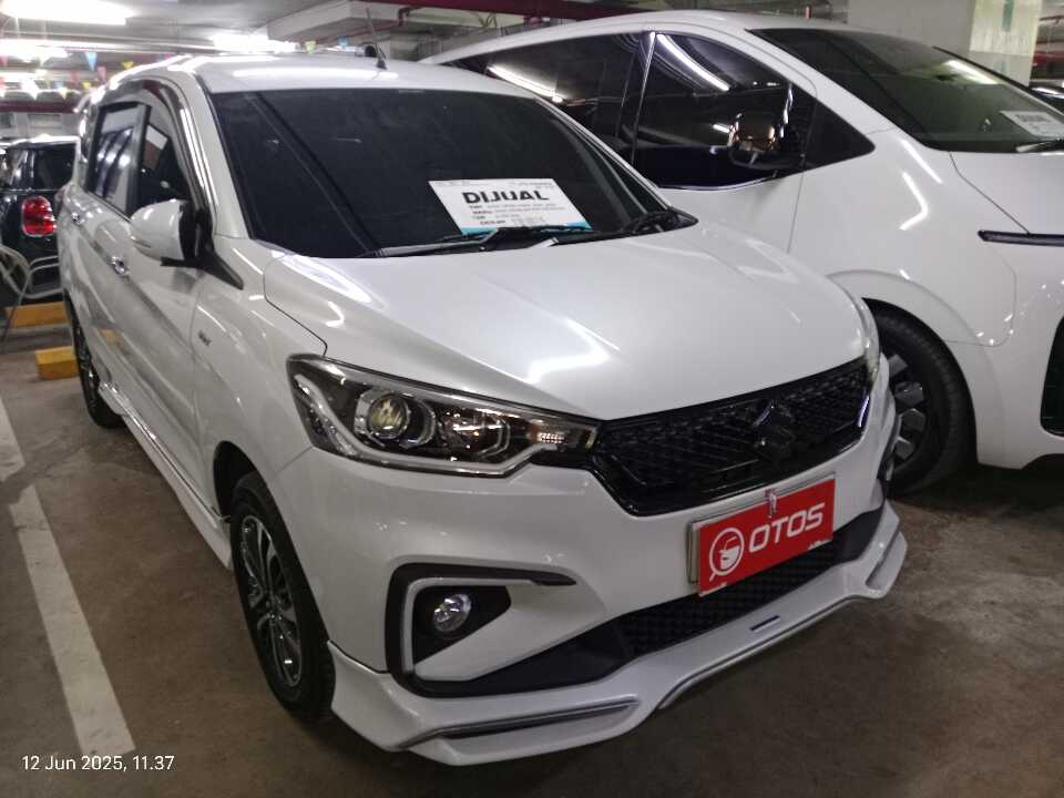 2023 Suzuki Ertiga 1.5 - Foto 1 dari 6