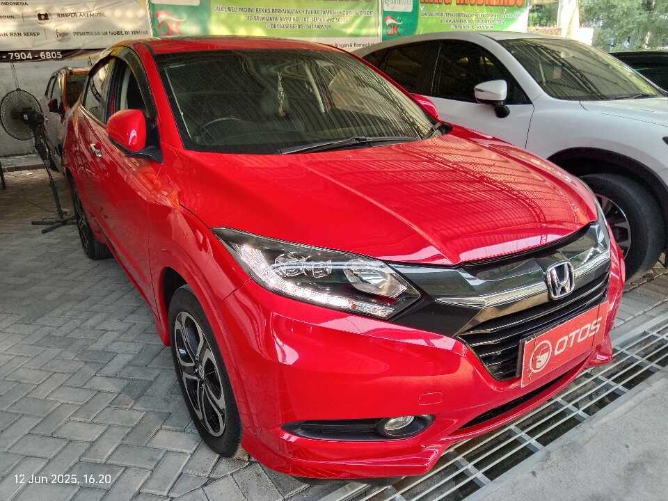 2015 Honda HR-V 1.8 RS - Foto 1 dari 6