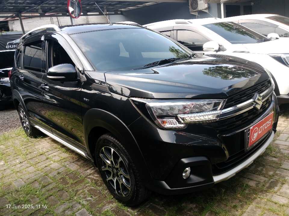 2021 Suzuki XL7 1.5 Beta - Foto 1 dari 6