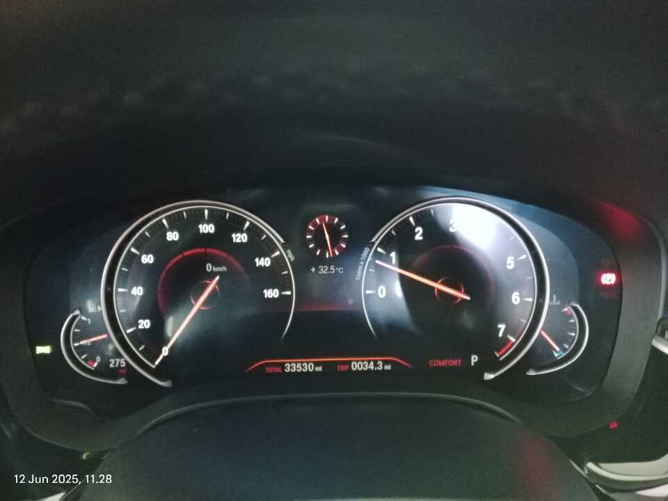 Foto Mobil Bekas Odometer BMW 530i 2.0 tahun 2017