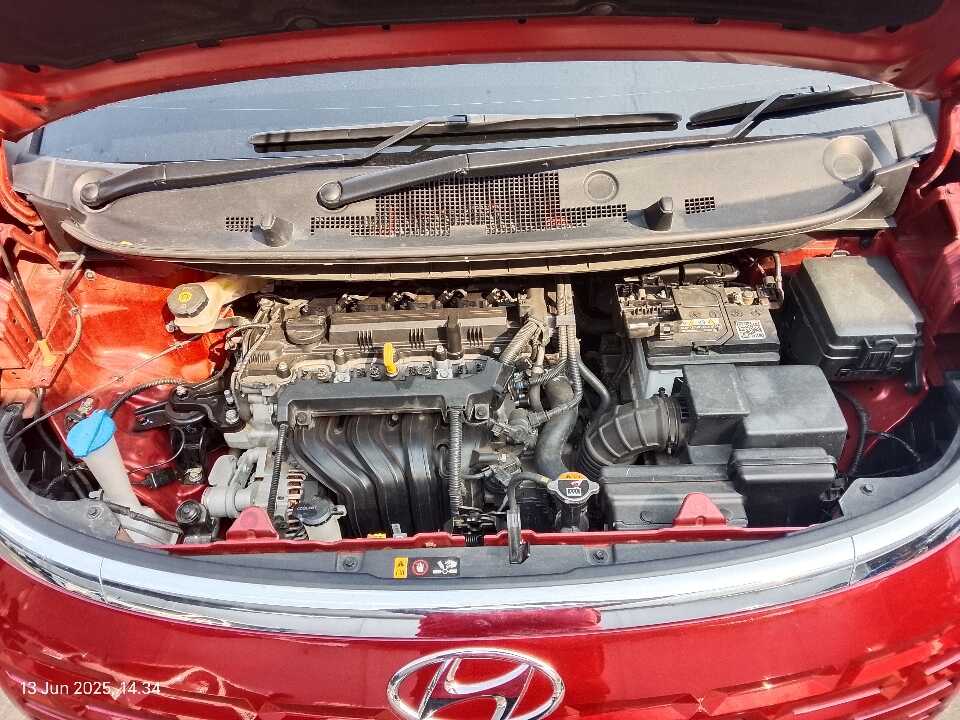 Foto Mobil Bekas Mesin Hyundai Stargazer 1.5 Trend tahun 2023