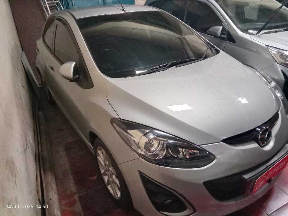 2014 Mazda 2 1.5 - Foto 1 dari 6