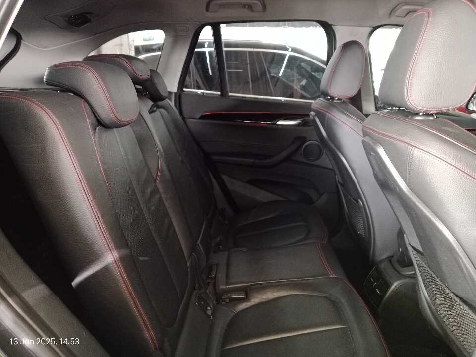 Foto Mobil Bekas Kabin Belakang BMW X1 1.5 Sdrive18i tahun 2016