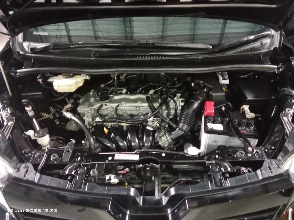 Foto Mobil Bekas Mesin Toyota Voxy 2.0 tahun 2020