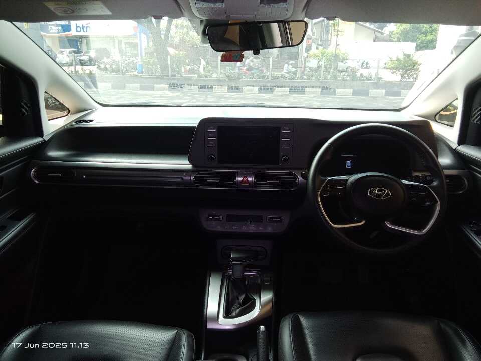 Foto Mobil Bekas Dashboard Hyundai Stargazer 1.5 Prime tahun 2022