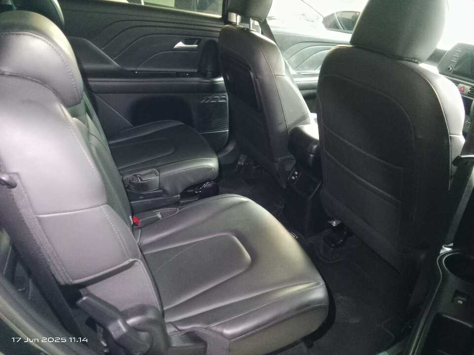 Foto Mobil Bekas Kabin Belakang Hyundai Stargazer 1.5 Prime tahun 2022