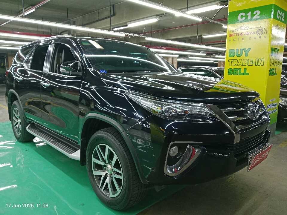 2016 Toyota Fortuner 2.4 4X2 VRZ - Foto 1 dari 6