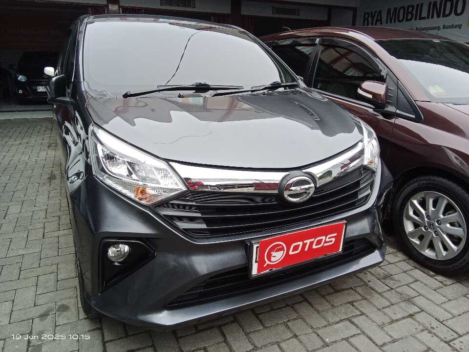2022 Daihatsu Sigra 1.2 R - Foto 1 dari 6