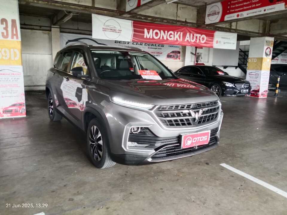2022 Wuling Almaz 1.5 L T Lux - Foto 1 dari 6