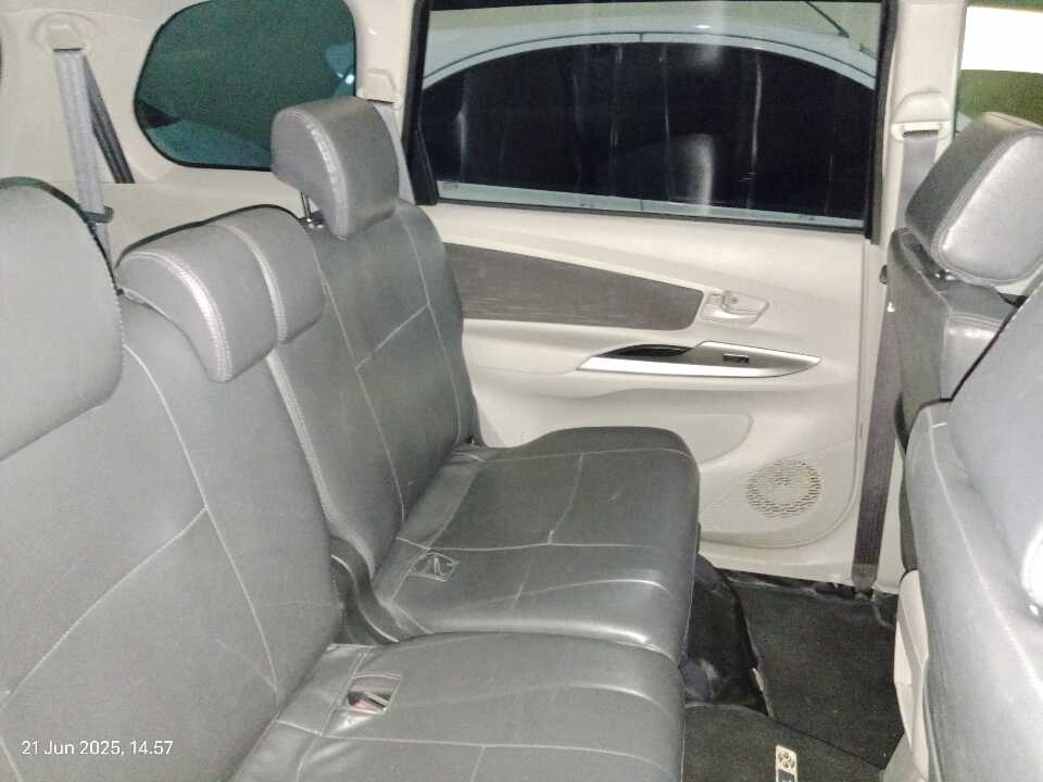 Foto Mobil Bekas Kabin Belakang Toyota Avanza 1.3 G tahun 2021
