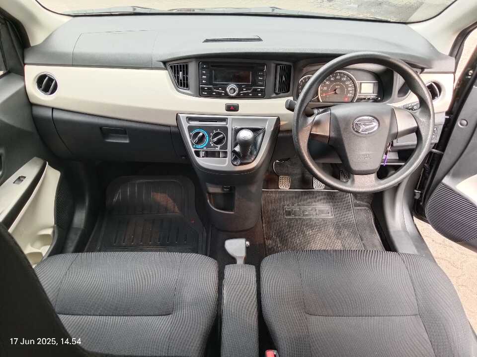 Foto Mobil Bekas Dashboard Daihatsu Sigra 1.2 R tahun 2019