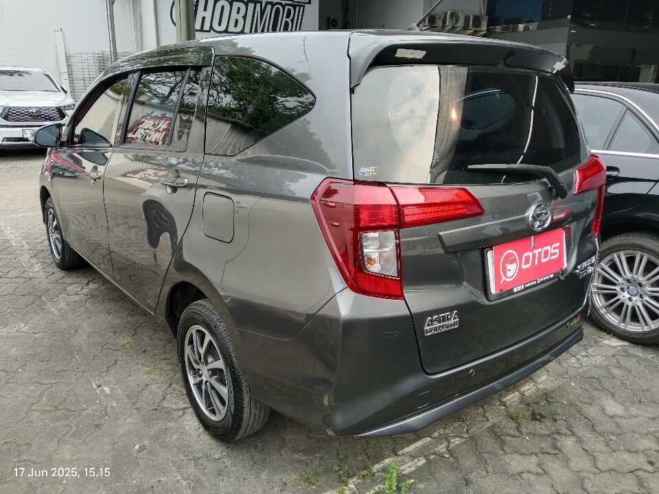 Foto Mobil Bekas Kiri Belakang Daihatsu Sigra 1.2 R tahun 2019