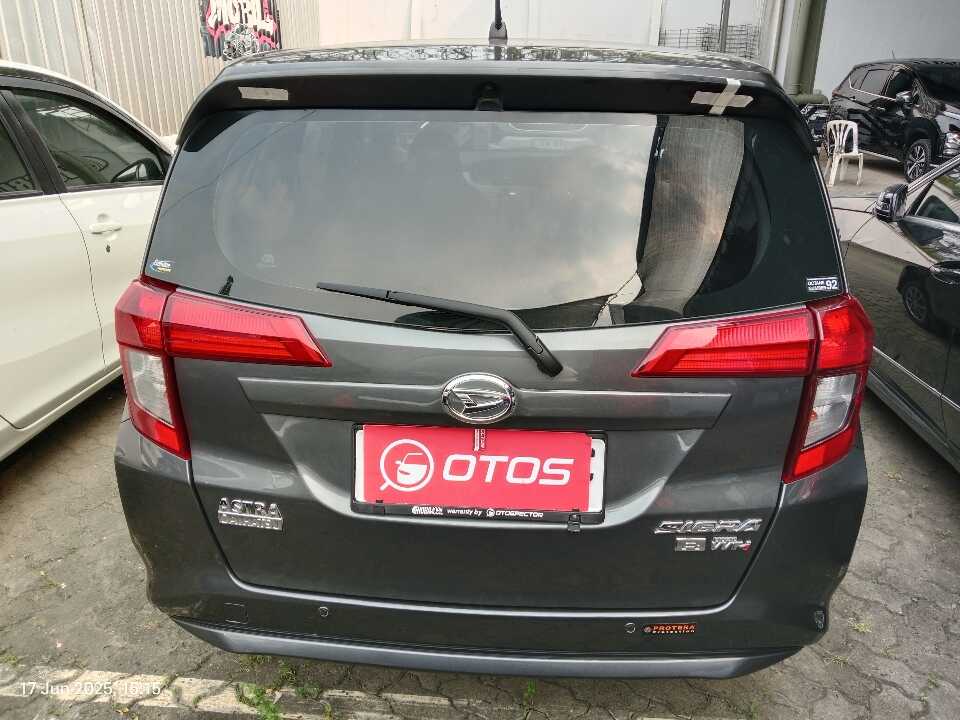 Foto Mobil Bekas Tampak Belakang Daihatsu Sigra 1.2 R tahun 2019